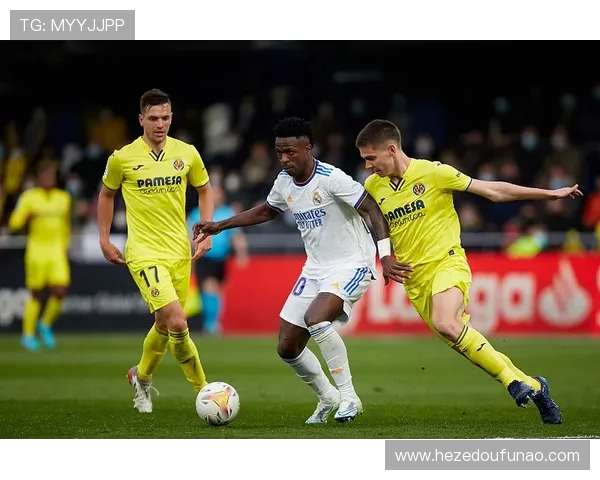 查克VJ埃奇库姆赛场观察拼劲倒地争抢铸就亮眼防守表现出色全场 查克VJ埃奇库姆赛场观察拼劲倒地争抢铸就亮眼防守表现出色全场